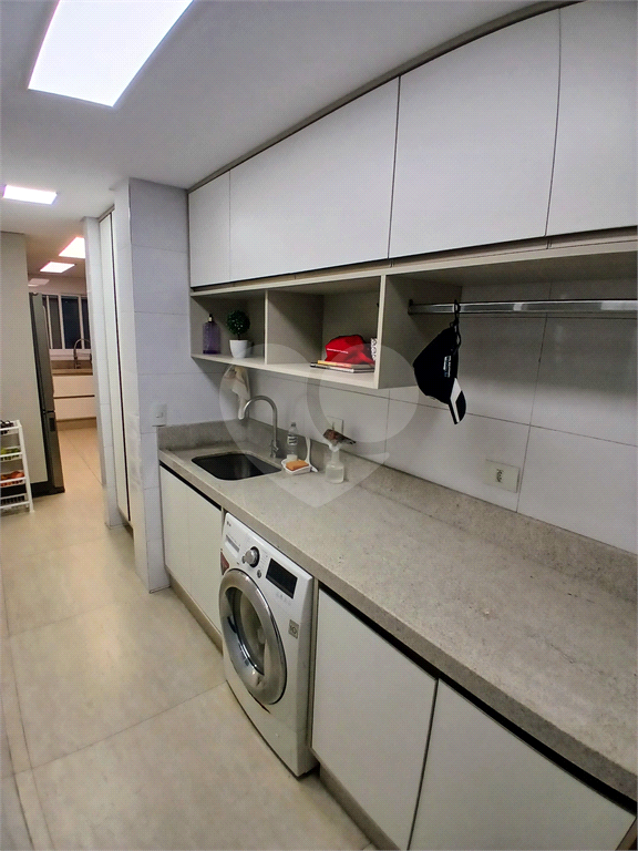 Excelente sobrado no coração da Santa Teresinha. Totalmente reformado, moderno e com fino acabamento