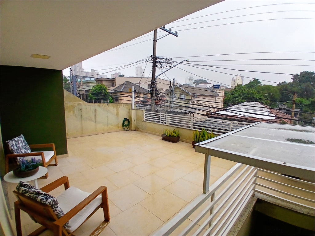 Excelente sobrado no coração da Santa Teresinha. Totalmente reformado, moderno e com fino acabamento