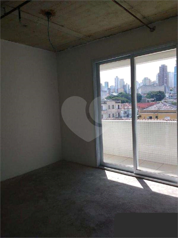 Sala comercial em frente ao Metrô