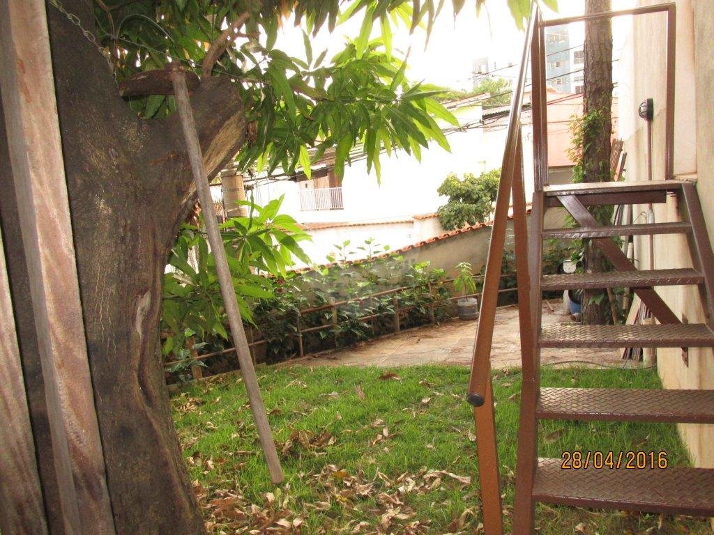 SOBRADO COM 2 MORADIAS A VENDA NA VILA NOVA CACHOEIRINHA - 4 DORMS (1 SUÍTE) E 2 VAGAS DE GARAGEM