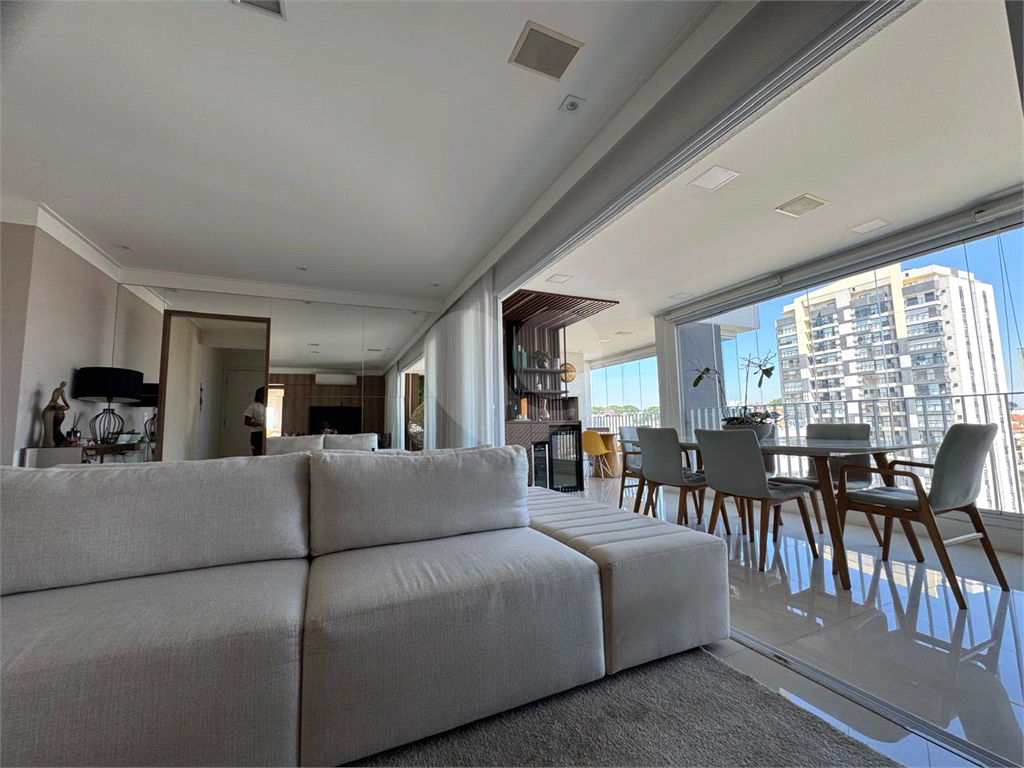 APARTAMENTO em VILA ESTER (ZONA NORTE)