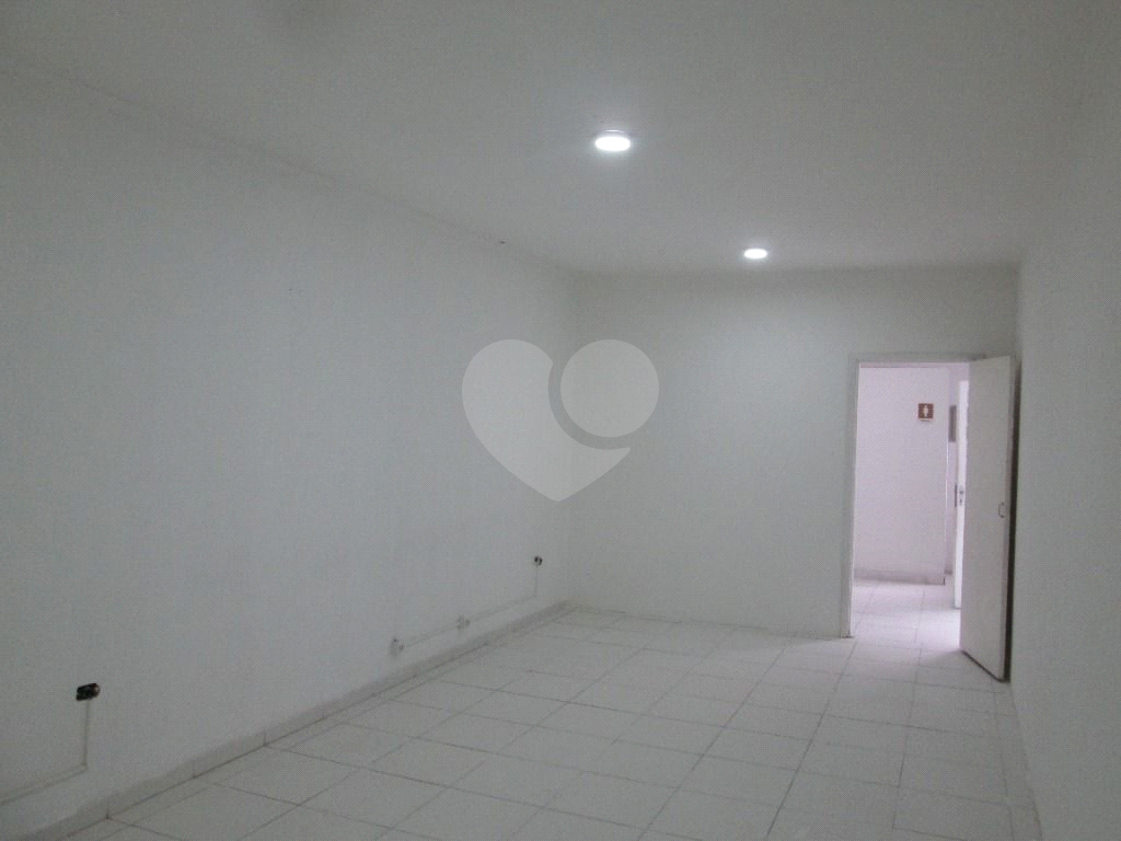 Prédio comercial  a venda 2 andares  em Santana Zona Norte SP ao lado do Metrô Santana 7 salas 4 banheiros 3 vagas