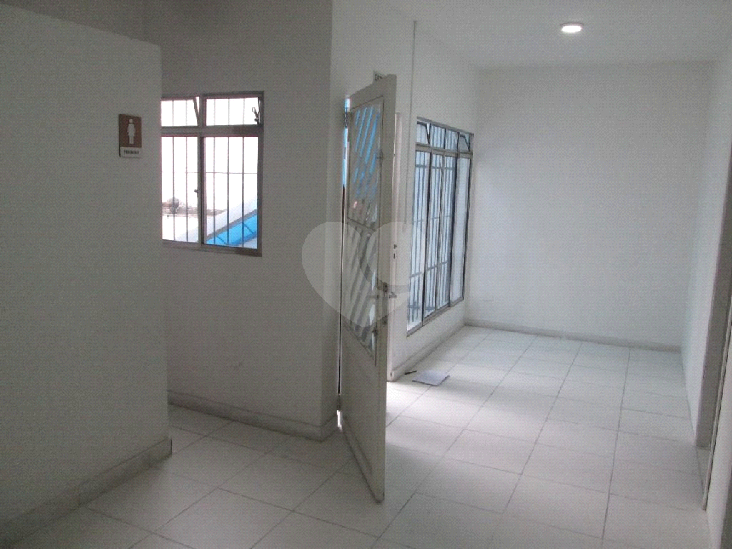 Prédio comercial  a venda 2 andares  em Santana Zona Norte SP ao lado do Metrô Santana 7 salas 4 banheiros 3 vagas