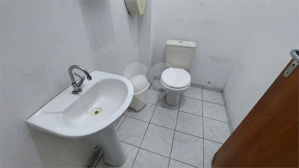 Prédio comercial  a venda 2 andares  em Santana Zona Norte SP ao lado do Metrô Santana 7 salas 4 banheiros 3 vagas