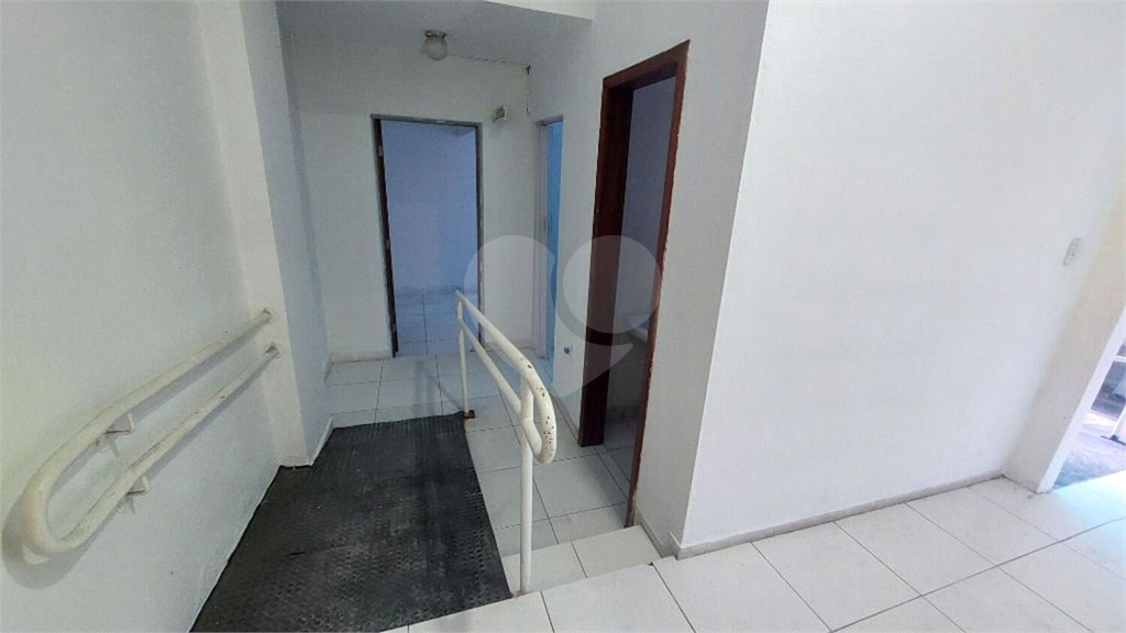 Prédio comercial  a venda 2 andares  em Santana Zona Norte SP ao lado do Metrô Santana 7 salas 4 banheiros 3 vagas