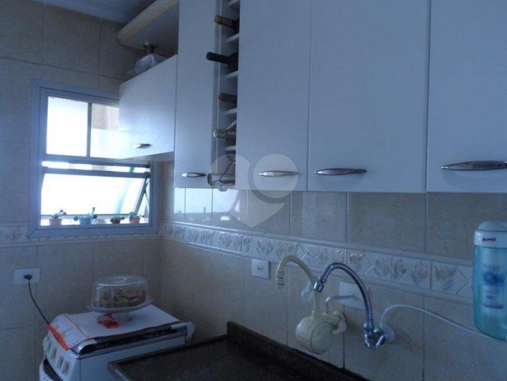 APARTAMENTO em VILA NIVI