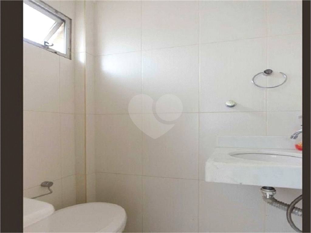 Apartamento à venda com 2 quartos, 65m² - Foto 3