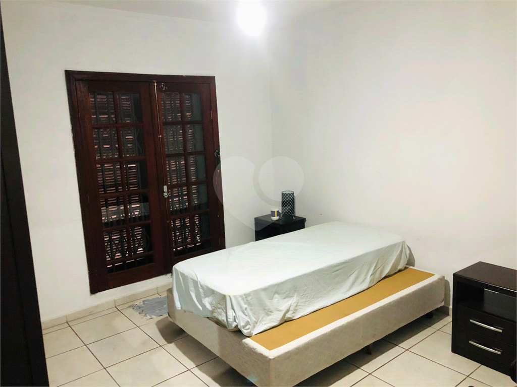 Sobrado à venda com 3 quartos, 200m² - Foto 25