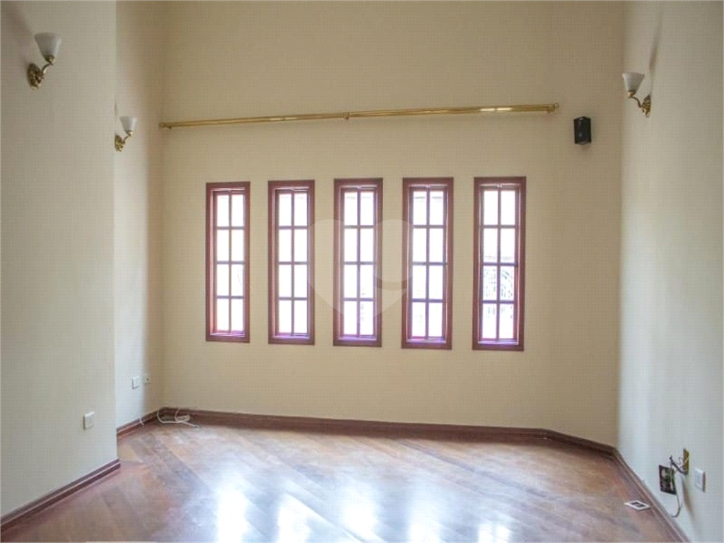 Sobrado à venda com 4 quartos, 300m² - Foto 52