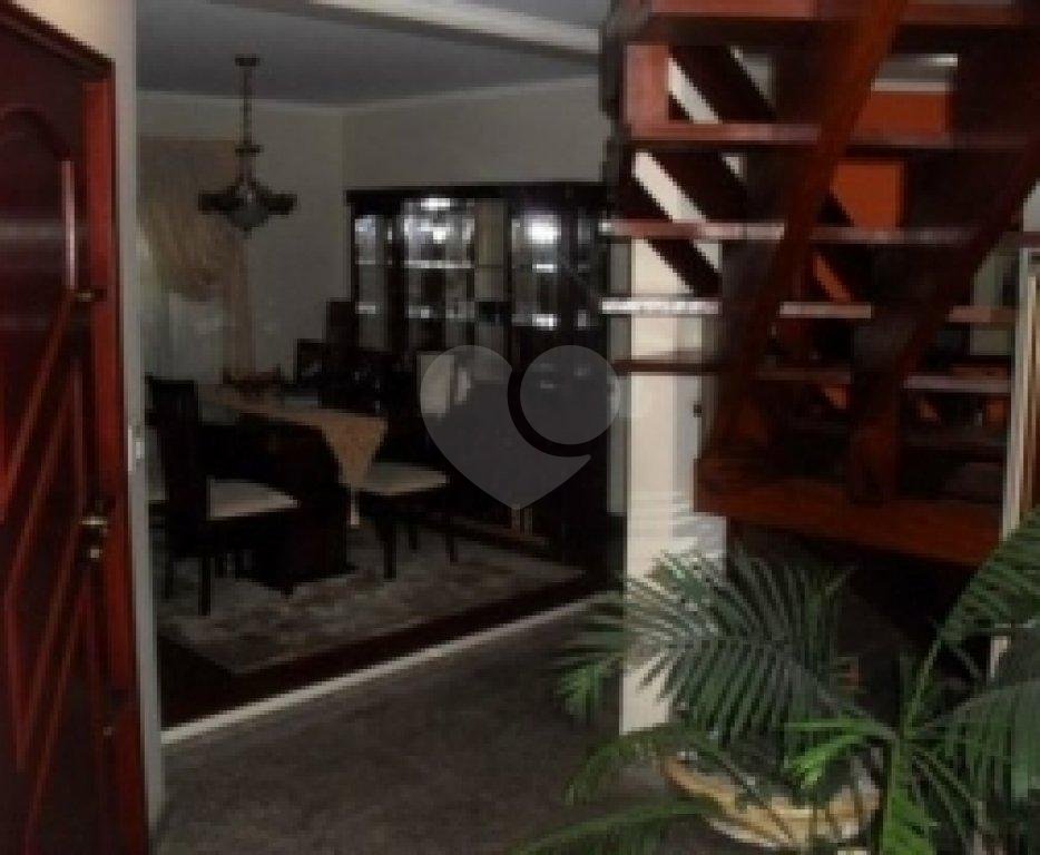 Sobrado à venda com 4 quartos, 300m² - Foto 17