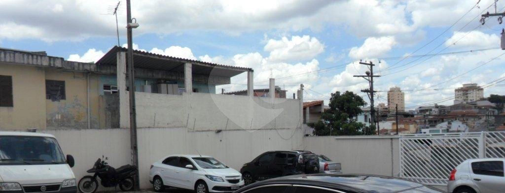 Casa á venda em condomínio na Vila Ede - 2 suítes e 1 vaga de garagem.