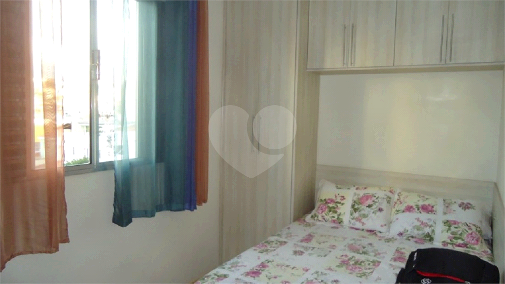 Sobrado a venda no bairro Isolina Mazzei de 3 quartos 2 vagas