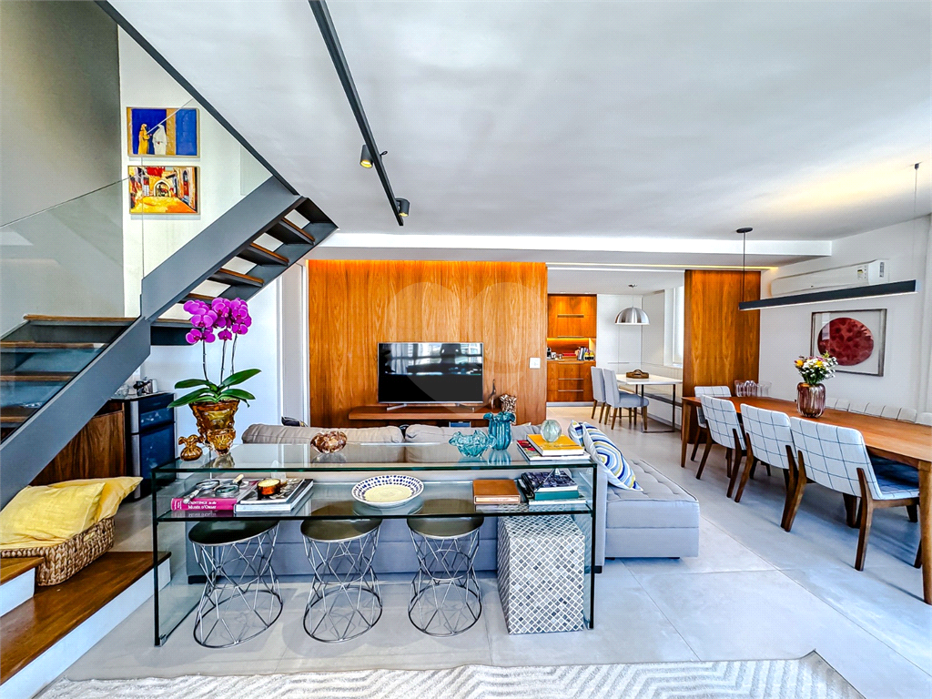 Apto Duplex no Alto de Santana: 3 suítes e 4 vagas
Residencial
SANTANA