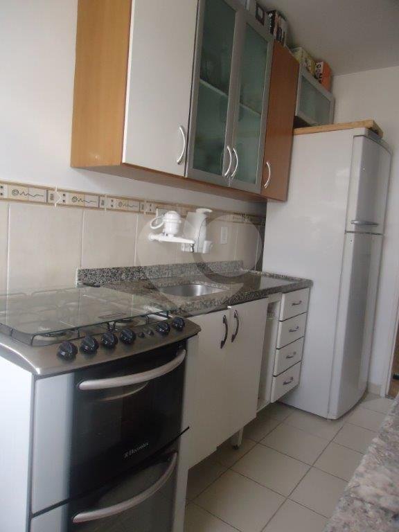 Apartamento á venda com 2 quartos, 1 vaga de garagem, com academia para terceira idade.