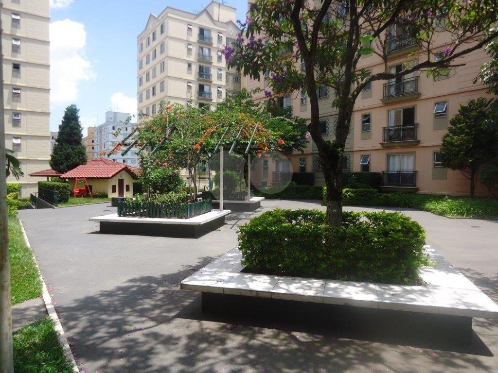 Apartamento á venda com 2 quartos, 1 vaga de garagem, com academia para terceira idade.