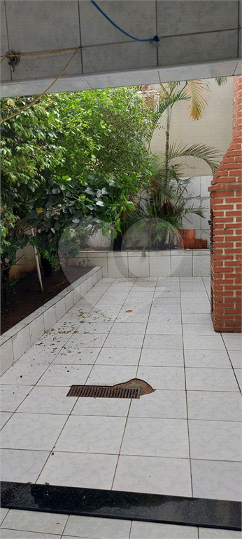  02 Casas no mesmo terreno, na casa da frente 03 quartos 01 suite,05 VAGAS, Vila Maria.