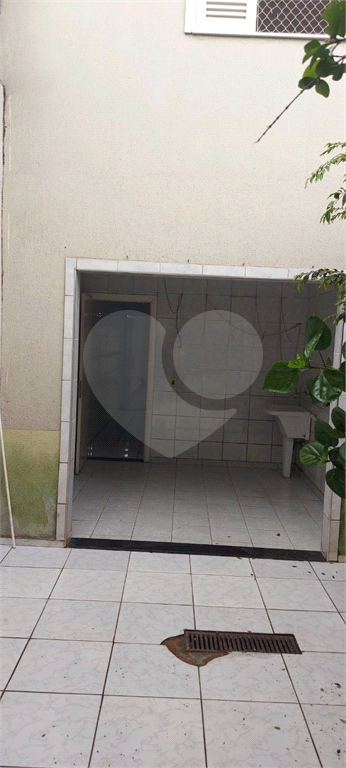  02 Casas no mesmo terreno, na casa da frente 03 quartos 01 suite,05 VAGAS, Vila Maria.