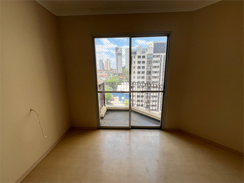 Apartamento à venda e aluguel com 3 quartos, 75m² - Foto 9