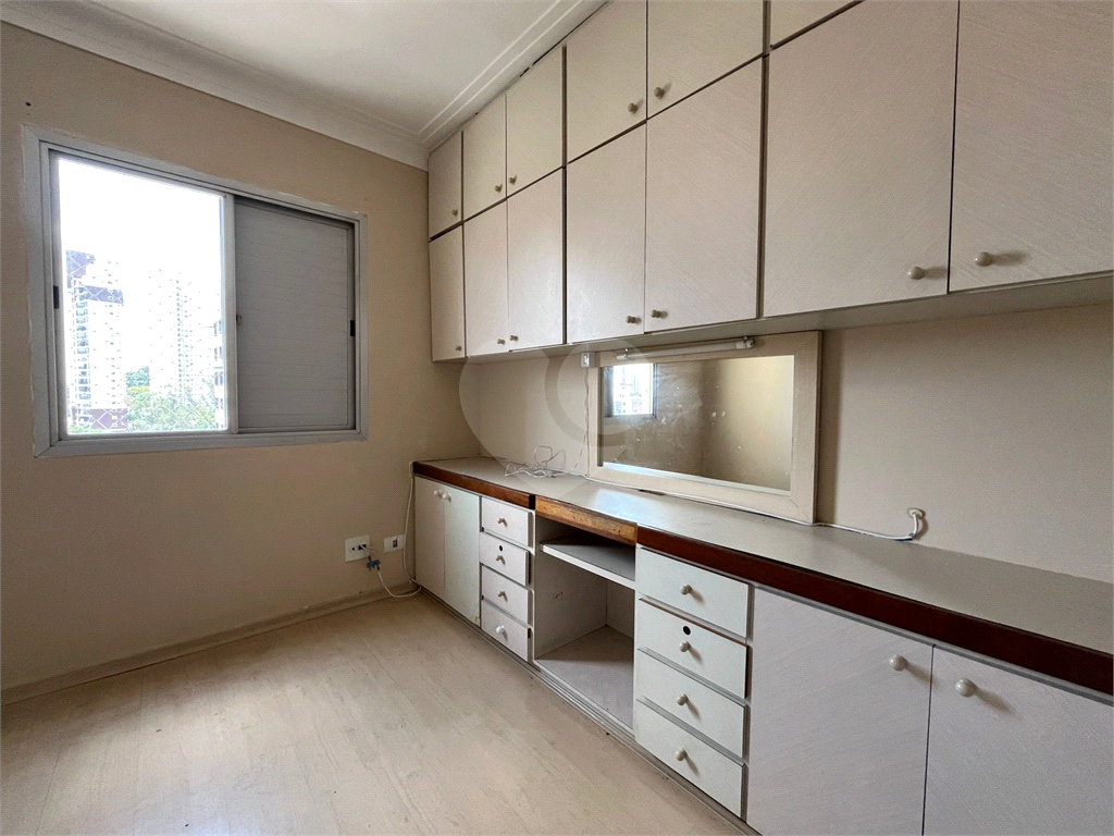 Apartamento à venda e aluguel com 3 quartos, 75m² - Foto 21