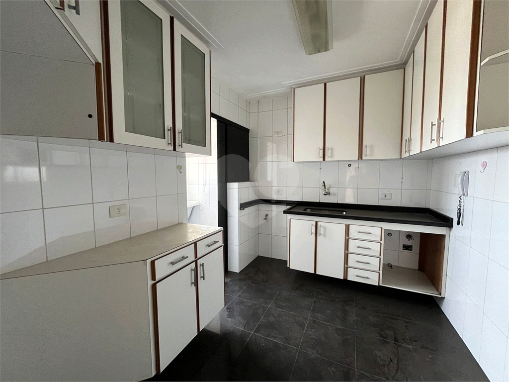 Apartamento à venda e aluguel com 3 quartos, 75m² - Foto 5