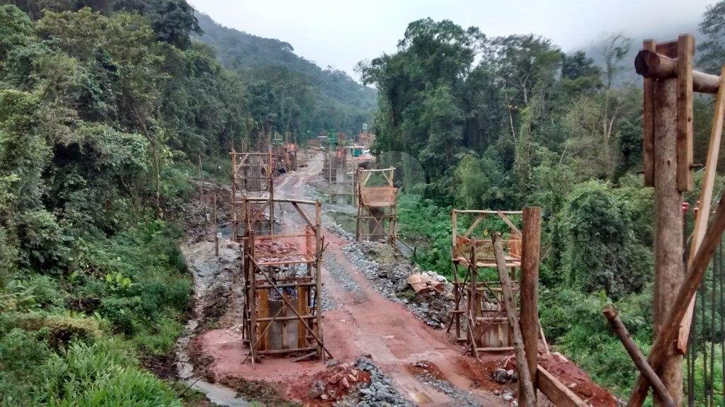 Terreno com represa particular.