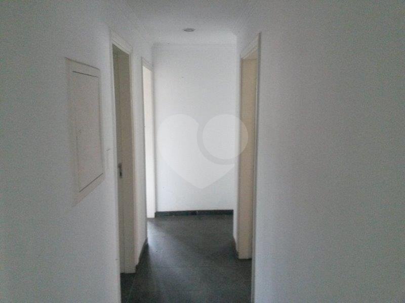 Casa à venda com 7 quartos, 200m² - Foto 17