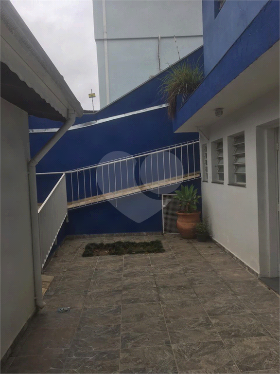 CASA COMERCIAL A VENDA NO TREMEMBÉ - 7 SALAS E 4 VAGAS DE GARAGEM - LOCALIZADA EM AVENIDA