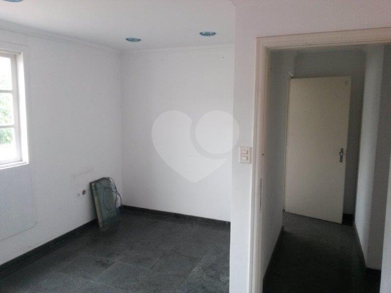 Casa à venda com 7 quartos, 200m² - Foto 15