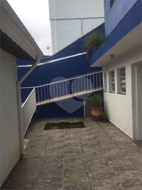 CASA COMERCIAL A VENDA NO TREMEMBÉ - 7 SALAS E 4 VAGAS DE GARAGEM - LOCALIZADA EM AVENIDA