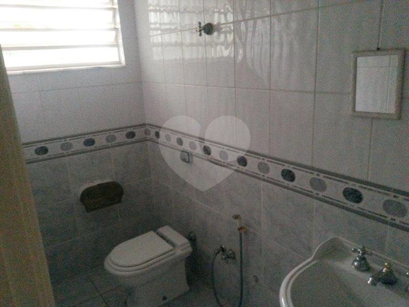 Casa à venda com 7 quartos, 200m² - Foto 28