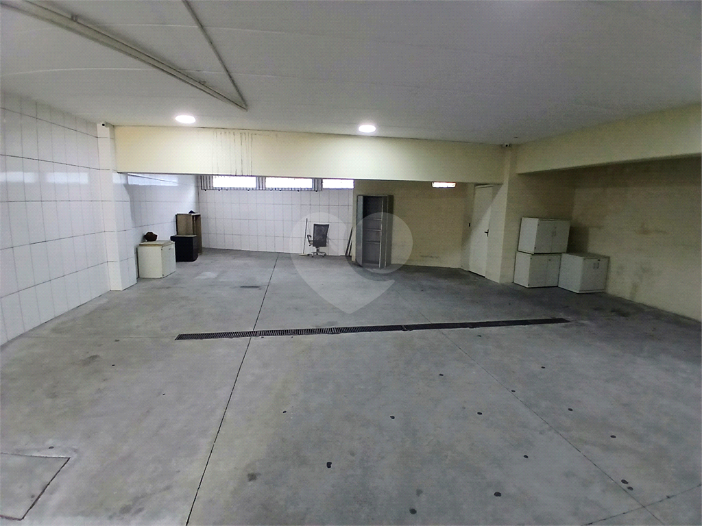 Prédio comercial com 500 metros de área construída na zona norte