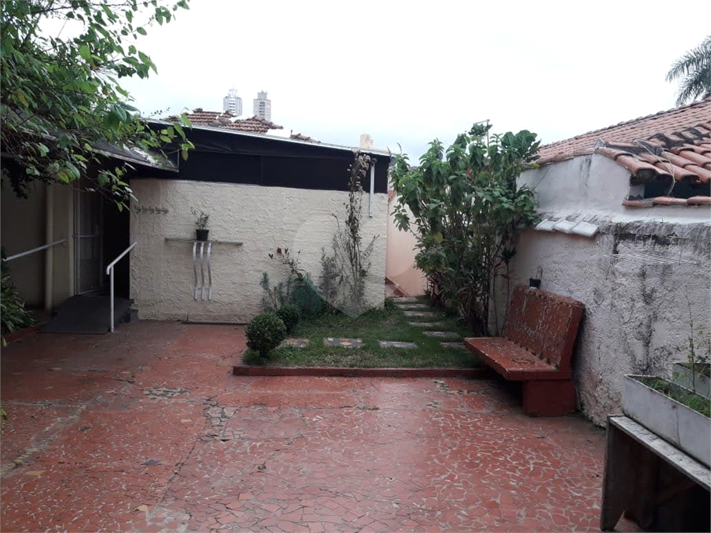 CASA TERREA NA PARADA INGLESA COM MUITOS COMODOS E EDICULA