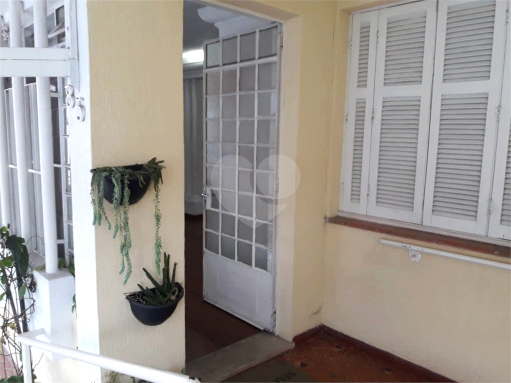 CASA TERREA NA PARADA INGLESA COM MUITOS COMODOS E EDICULA