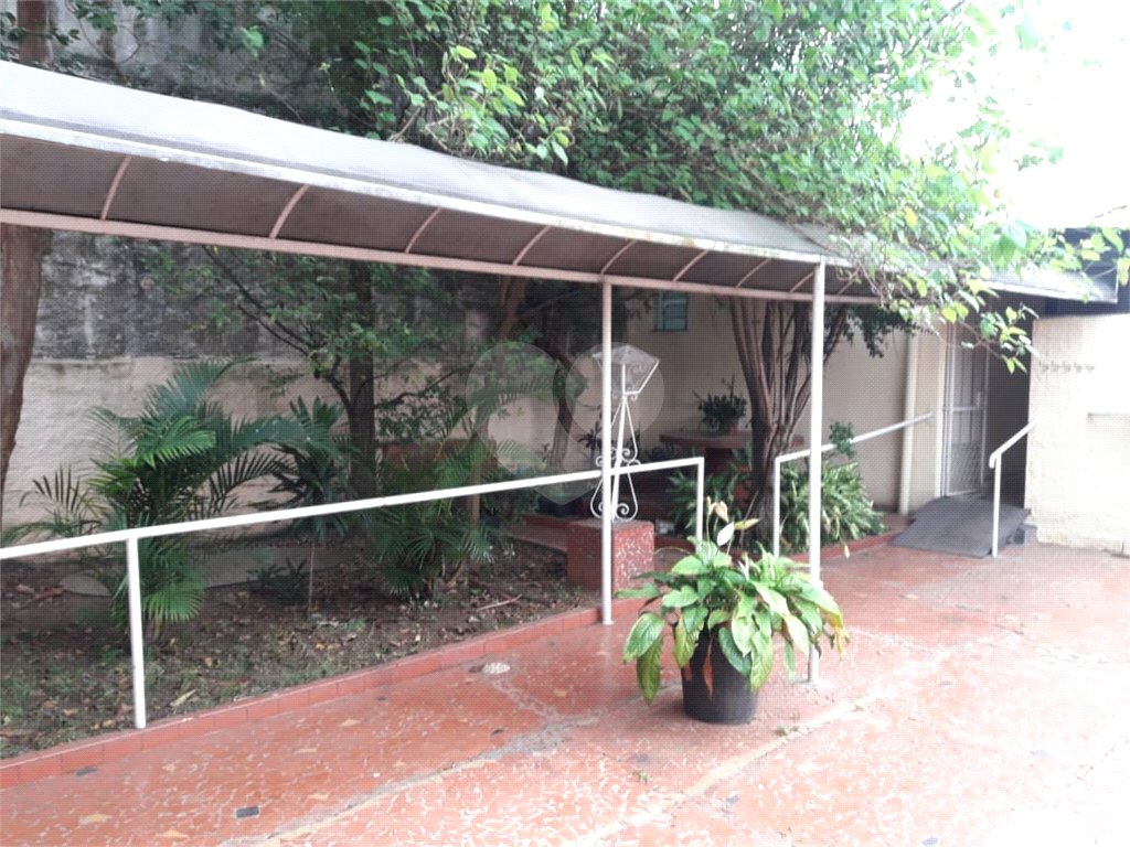 CASA TERREA NA PARADA INGLESA COM MUITOS COMODOS E EDICULA