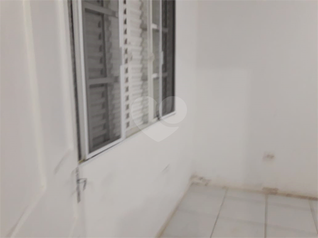 CASA TERREA NA PARADA INGLESA COM MUITOS COMODOS E EDICULA