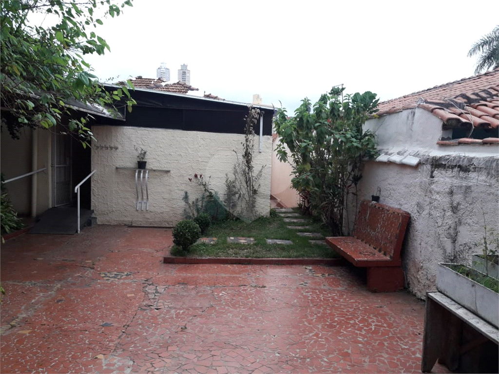 CASA TERREA NA PARADA INGLESA COM MUITOS COMODOS E EDICULA