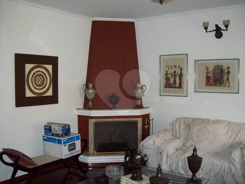 CASA TÉRREA A VENDA NO PARQUE NOVO MUNDO - 3 SUÍTES E 4 VAGAS DE GARAGEM