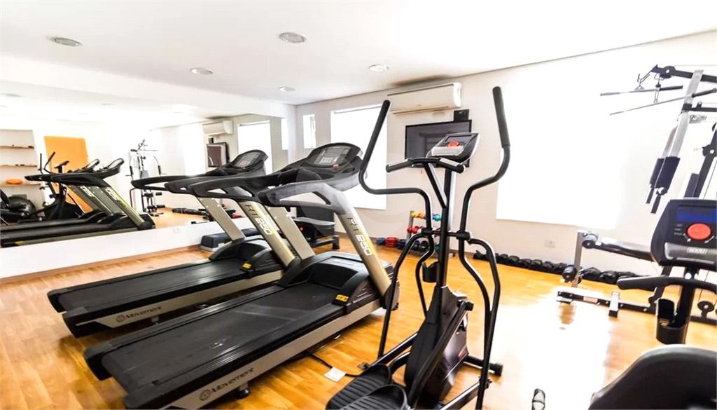 Apartamento com Vista Panorâmica - 130m², Mobiliado e 3 Vagas de Garagem
