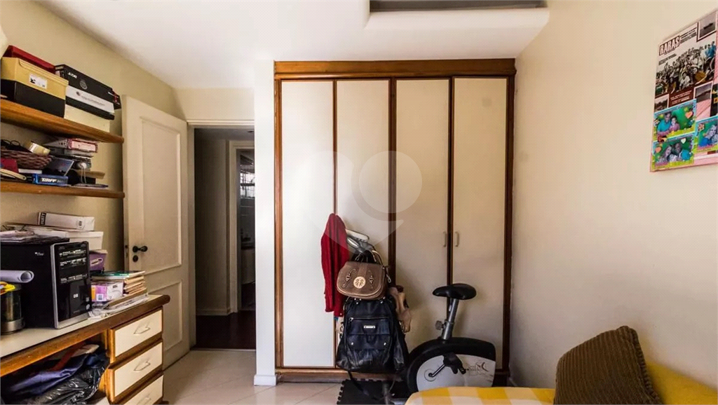 Apartamento com Vista Panorâmica - 130m², Mobiliado e 3 Vagas de Garagem