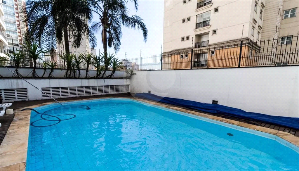 Apartamento com Vista Panorâmica - 130m², Mobiliado e 3 Vagas de Garagem