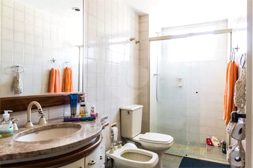 Apartamento com Vista Panorâmica - 130m², Mobiliado e 3 Vagas de Garagem