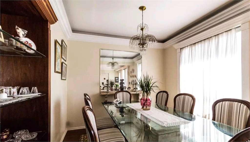 Apartamento com Vista Panorâmica - 130m², Mobiliado e 3 Vagas de Garagem