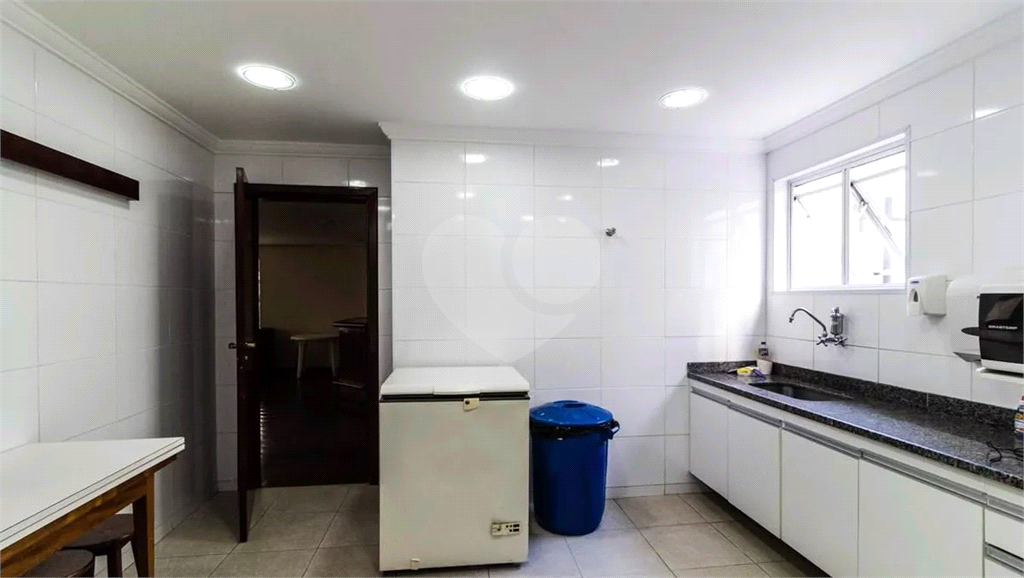 Apartamento com Vista Panorâmica - 130m², Mobiliado e 3 Vagas de Garagem