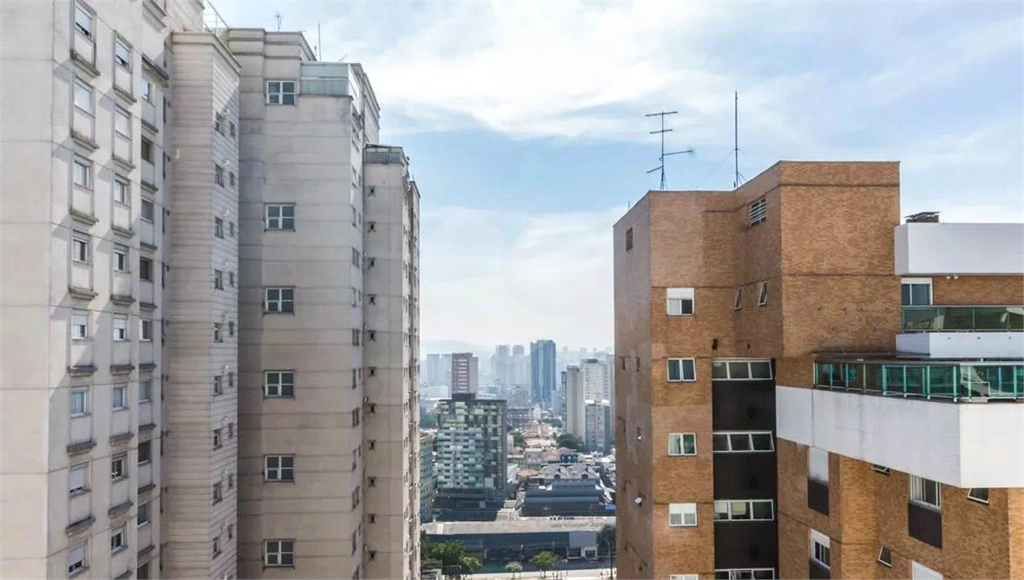 Apartamento com Vista Panorâmica - 130m², Mobiliado e 3 Vagas de Garagem