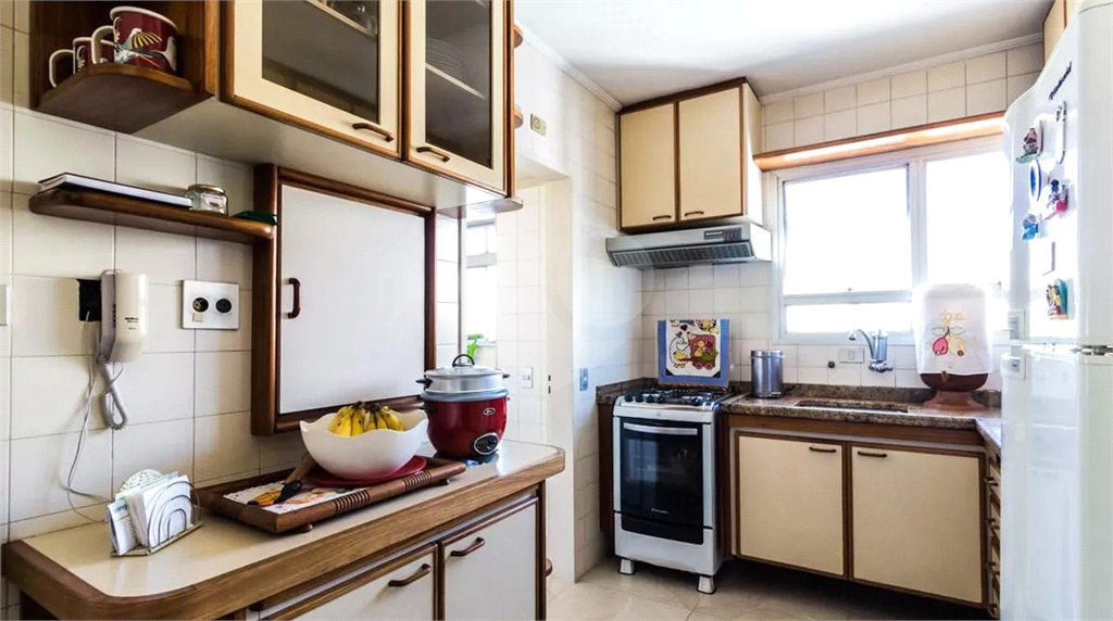Apartamento com Vista Panorâmica - 130m², Mobiliado e 3 Vagas de Garagem
