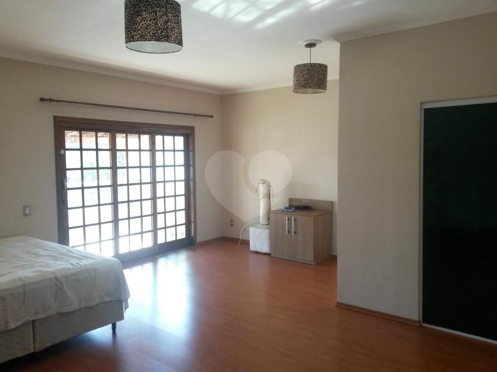 Casa à venda com 3 quartos, 250m² - Foto 3