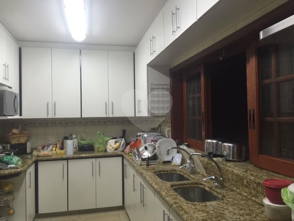 Excelente Sobrado a venda com 450 metros quadrados!