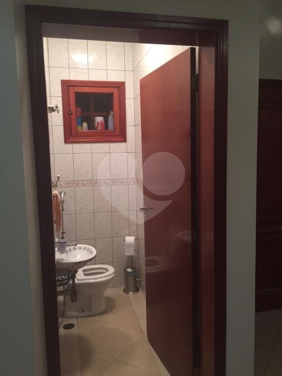 Excelente Sobrado a venda com 450 metros quadrados!