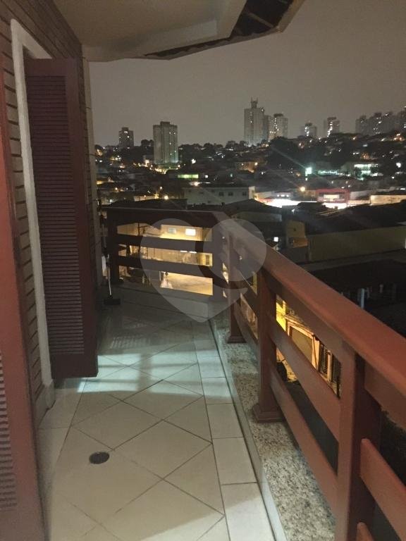 Excelente Sobrado a venda com 450 metros quadrados!