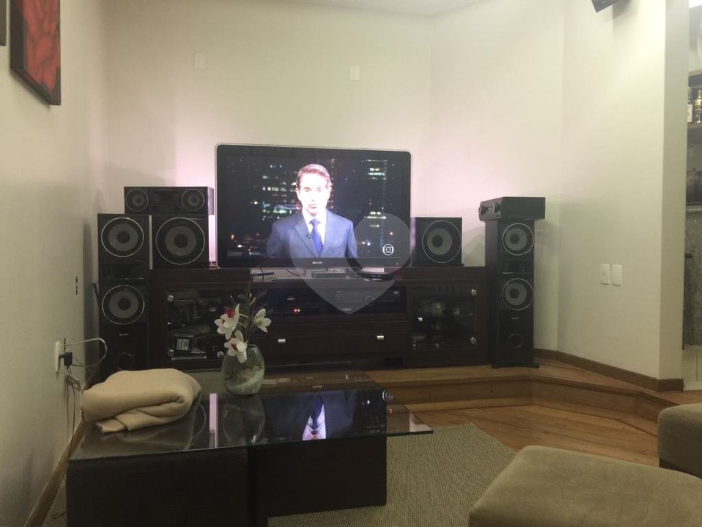 Excelente Sobrado a venda com 450 metros quadrados!